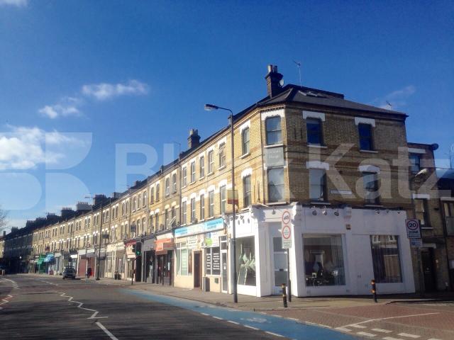 			LET , 4 Bedroom, 1 bath, 1 reception Apartment			 Battersea Park Road, Battersea